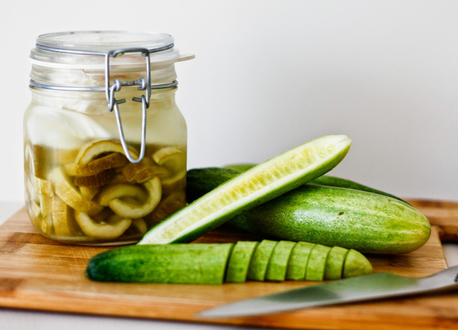 Lacto-fermented Cucumbers (Pickles)